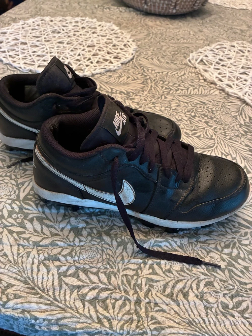 Nike Men’s Black Low-Top baseball cleats